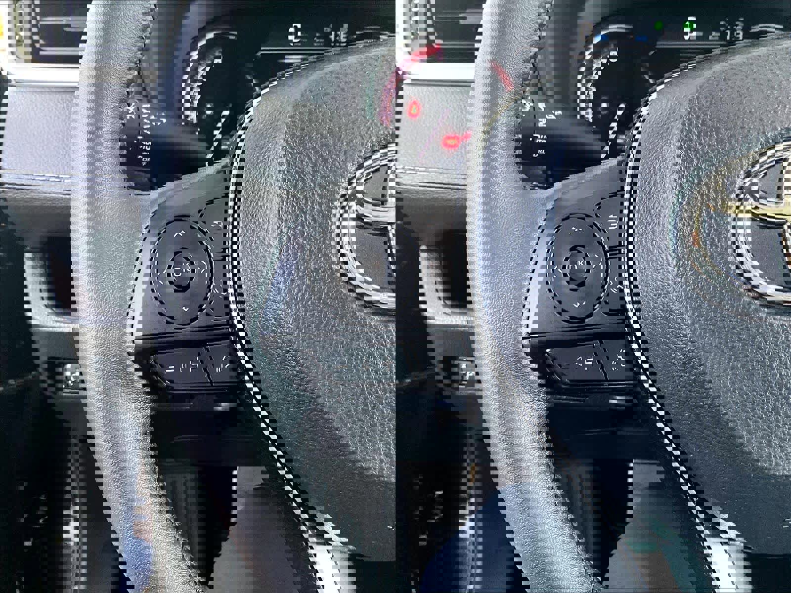 Used 2023 Toyota RAV4 XLE w/ Convenience Package image 23