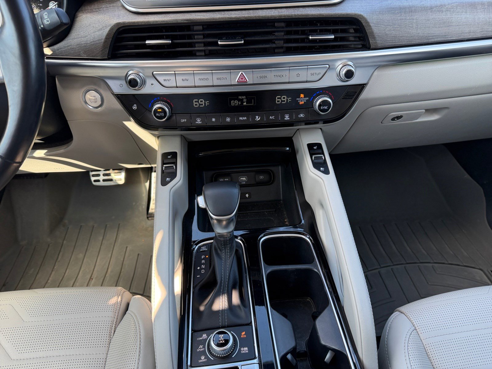 Used 2021 Kia Telluride SX w/ SX Prestige Package image 13