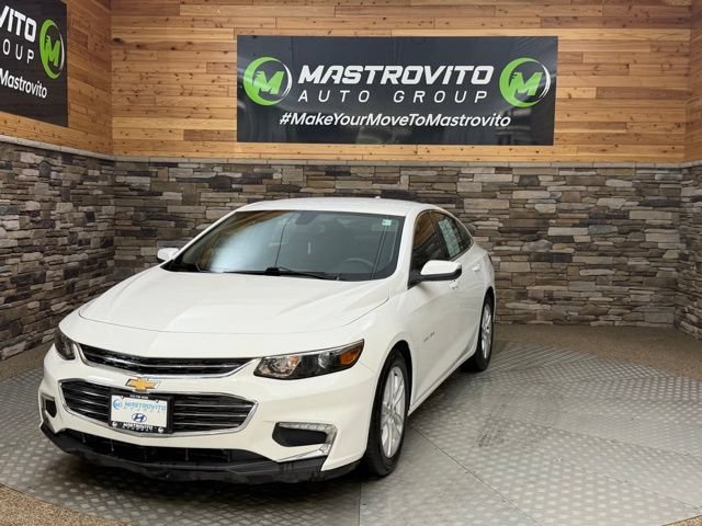 Used 2016 Chevrolet Malibu LT w/ Leather Package FWD image 4