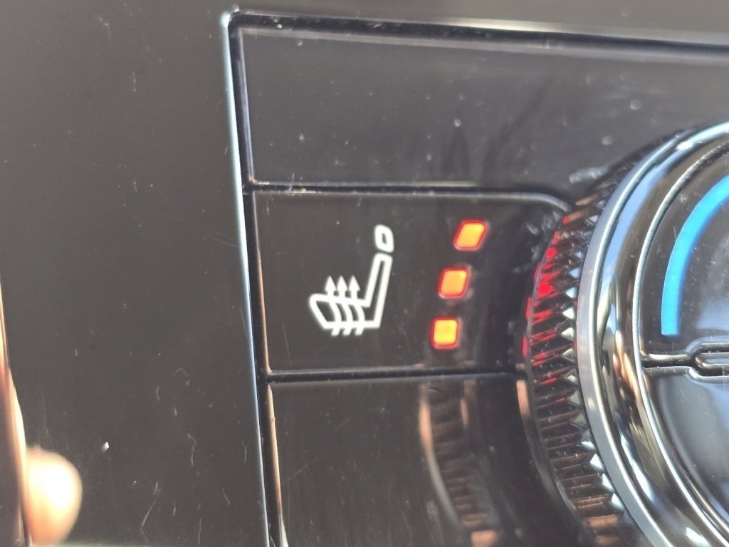 Used 2024 Nissan Armada SV image 5