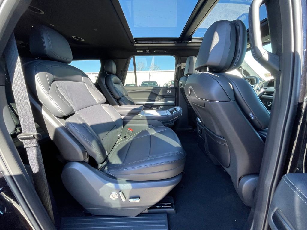 New 2026 Lincoln Navigator L Reserve w/ Jet Appearance Package image 23