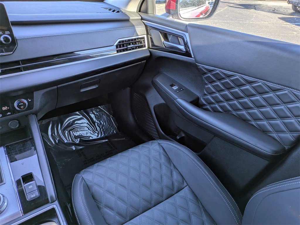 Used 2024 Mitsubishi Outlander SEL image 19