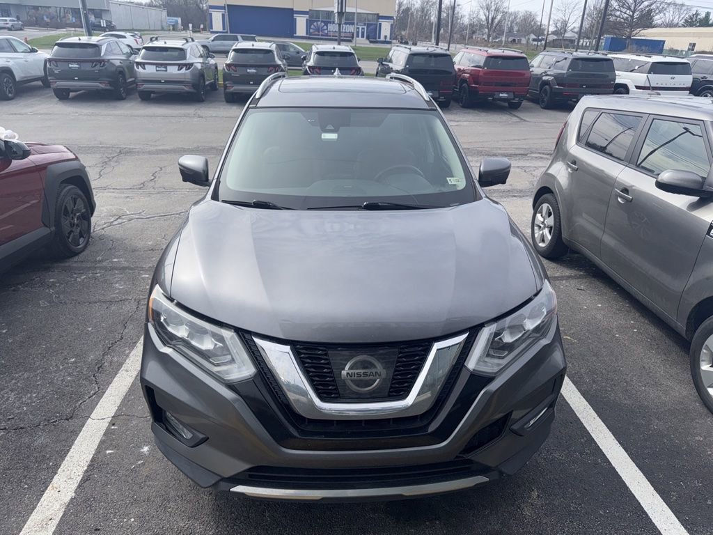 Used 2017 Nissan Rogue SL w/ SL Premium Package image 4