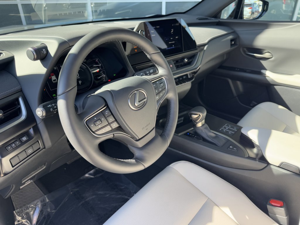 Used 2024 Lexus UX 250h F Sport image 34