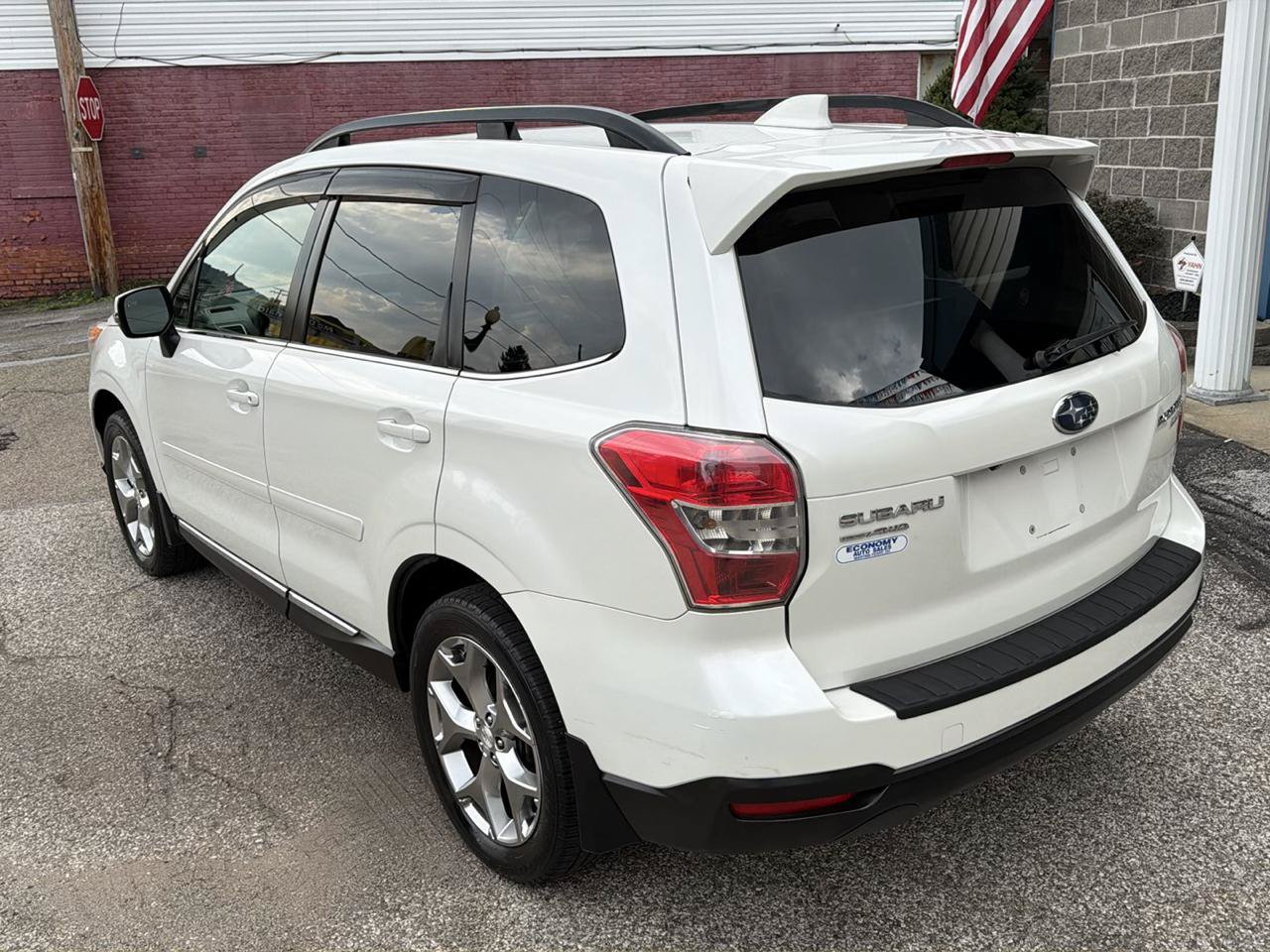 Used 2016 Subaru Forester 2.5i Touring AWD/4WD image 6