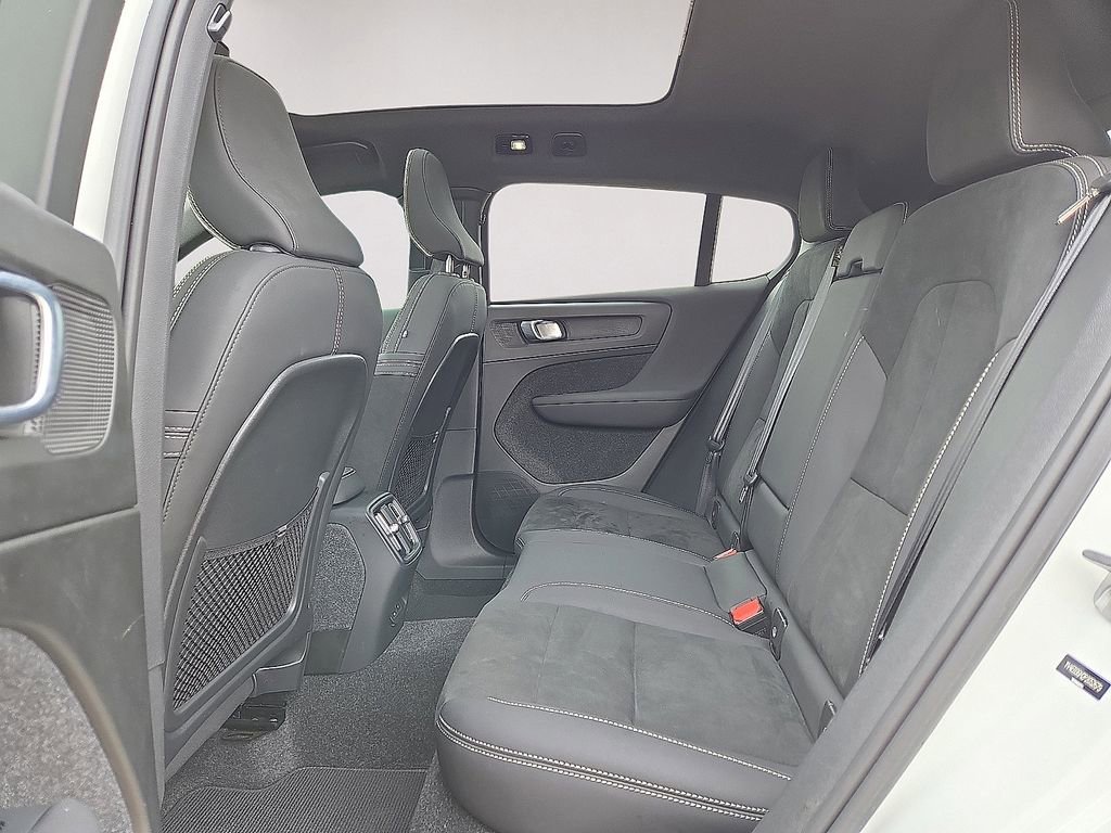 Used 2023 Volvo C40 P8 Recharge Ultimate AWD/4WD image 16
