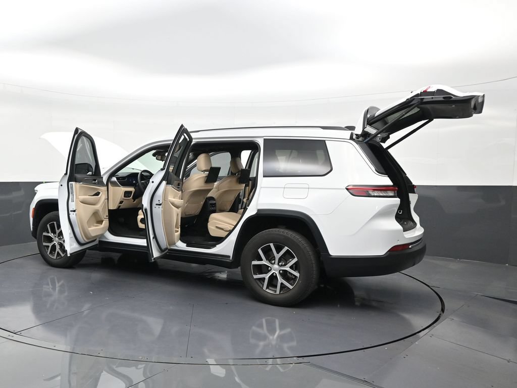 Used 2023 Jeep Grand Cherokee L Limited w/ Luxury Tech Group II AWD/4WD image 31