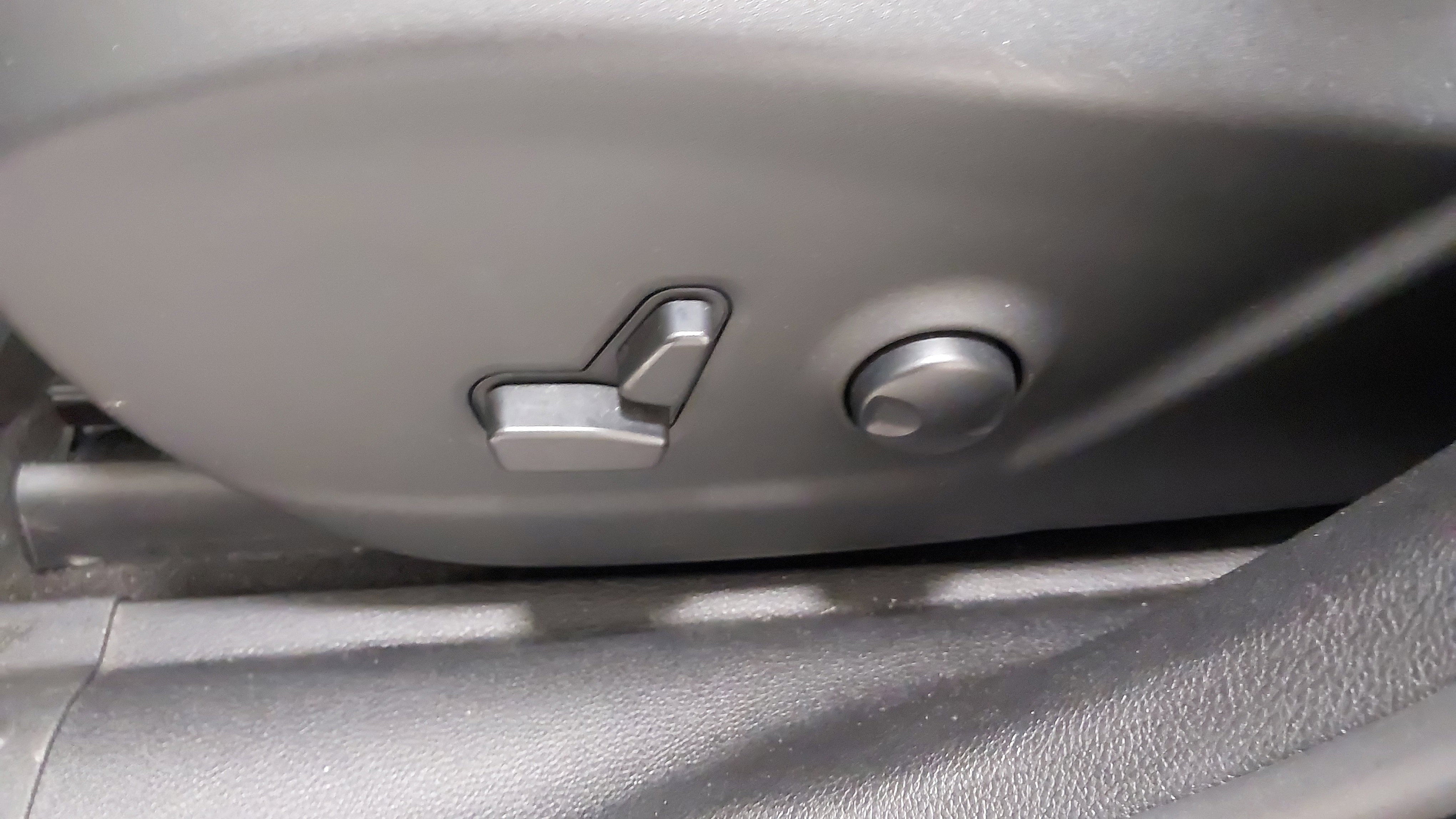 Used 2022 Jeep Cherokee Limited image 37