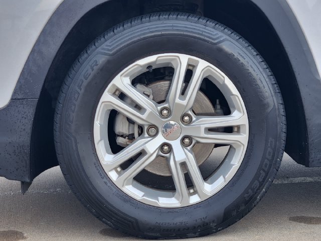 Used 2021 GMC Terrain SLE FWD image 10