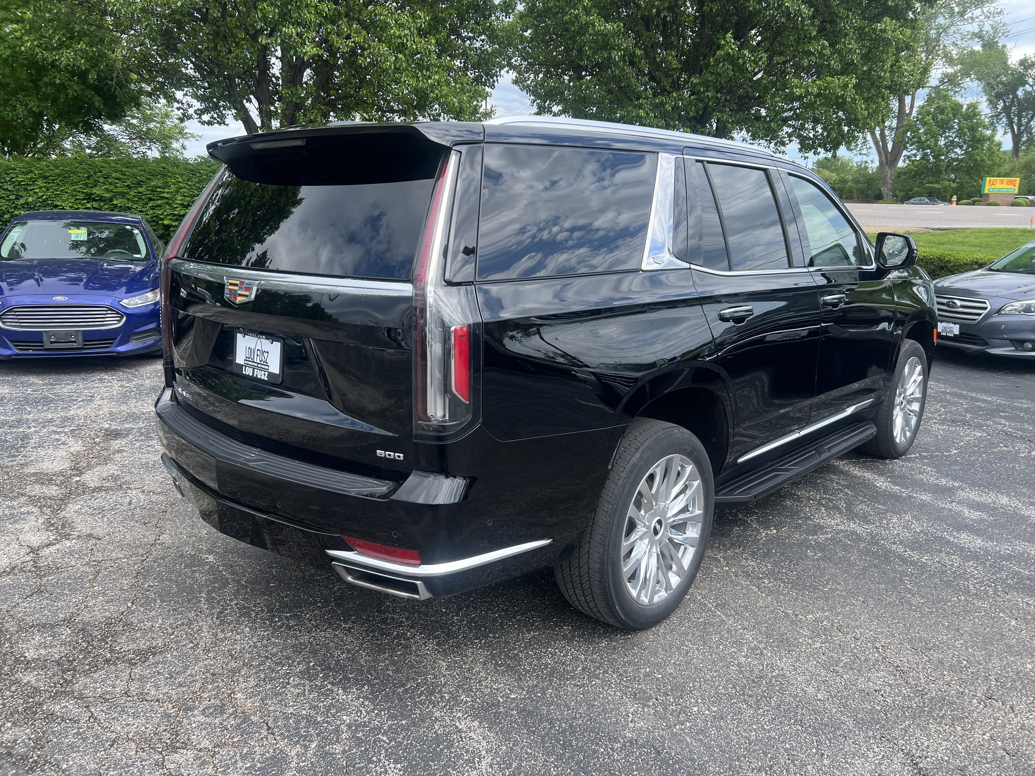 Used 2023 Cadillac Escalade Premium Luxury w/ LPO, Floor Liner Package AWD/4WD image 7