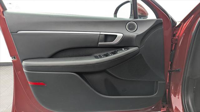 Used 2025 Hyundai Sonata SEL FWD image 13