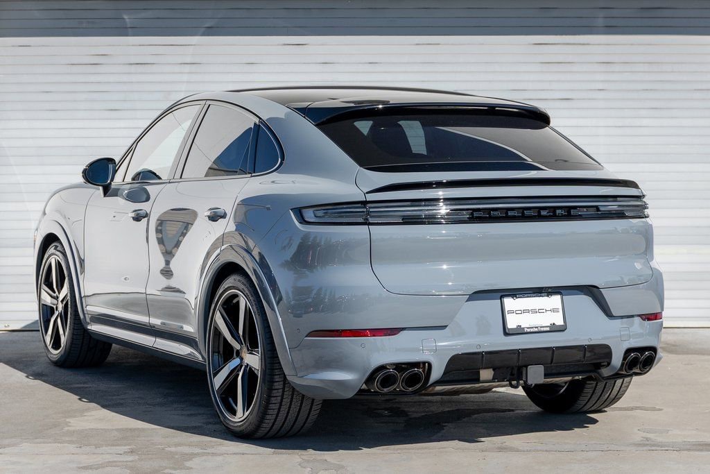 Certified 2025 Porsche Cayenne GTS image 3