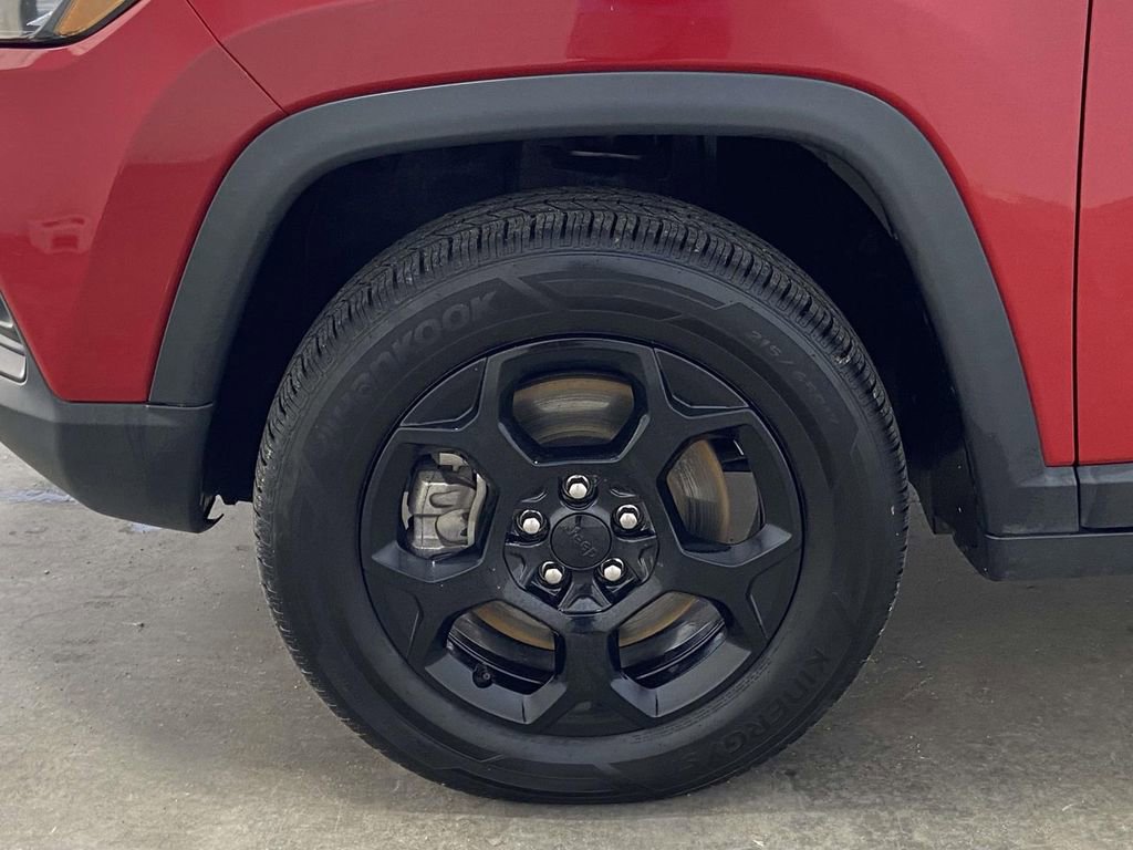 Used 2023 Jeep Compass Trailhawk image 7