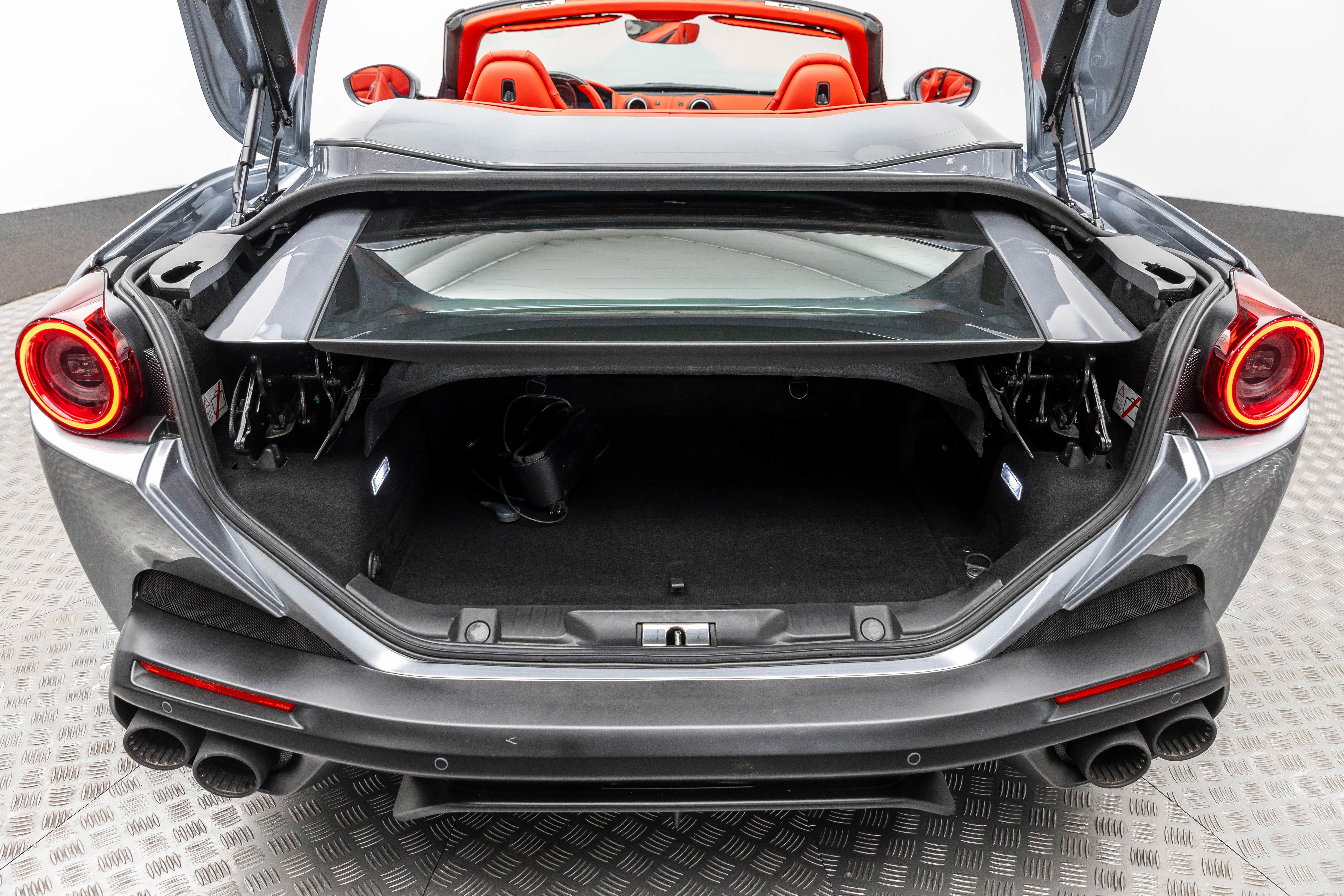 Certified 2019 Ferrari Portofino RWD image 39