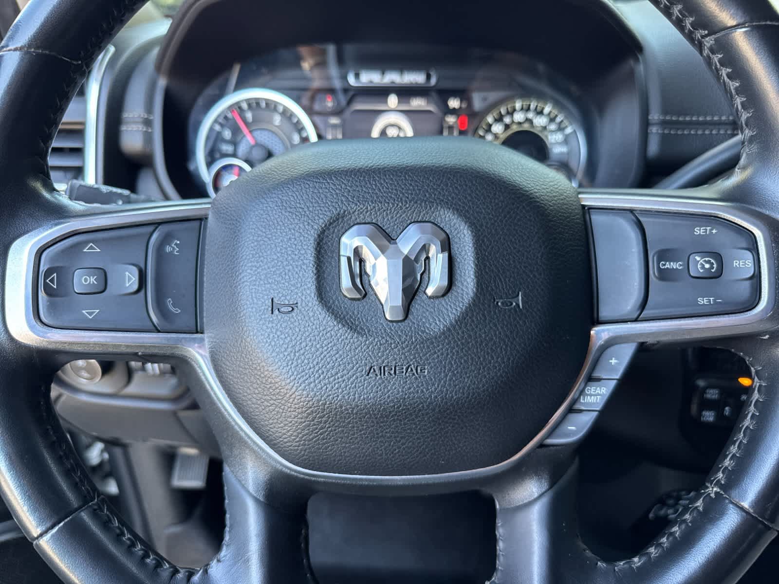 Used 2023 RAM 2500 Laramie AWD/4WD image 23