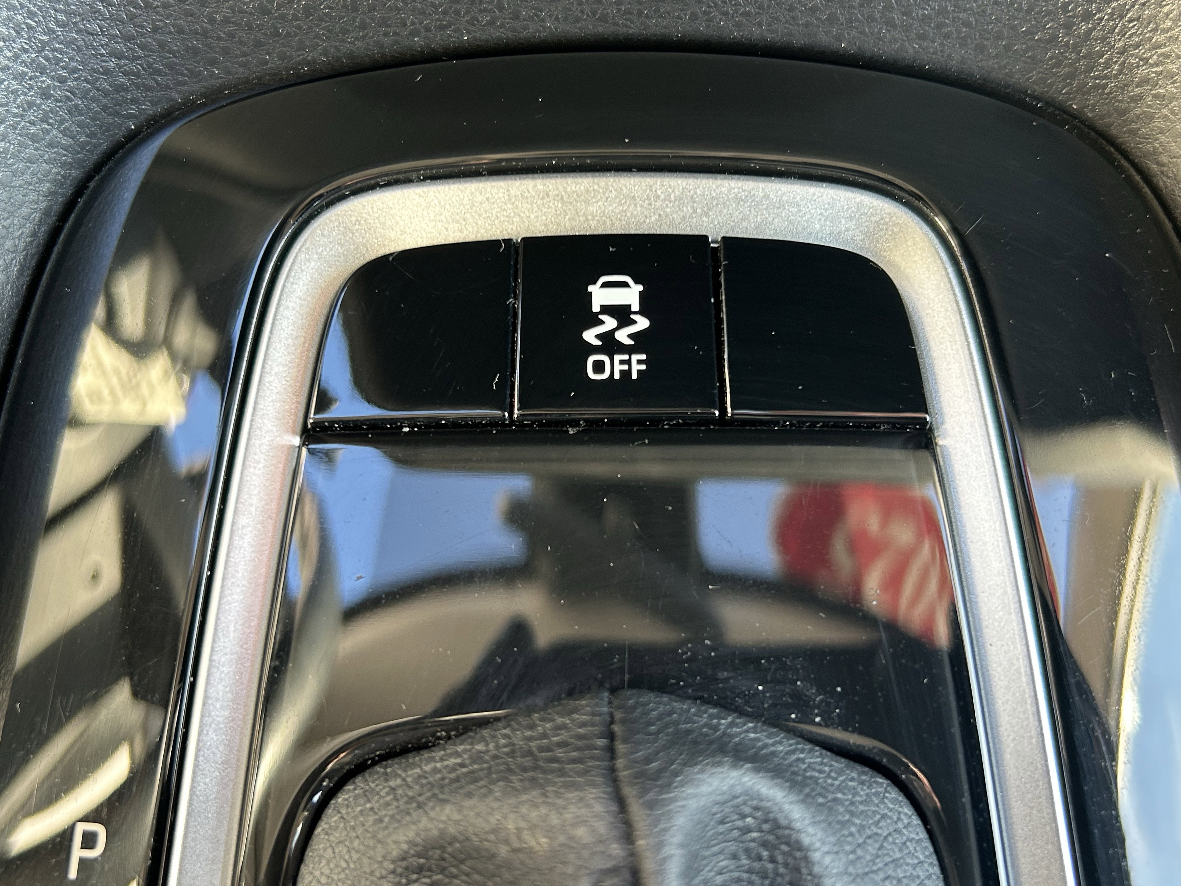 Certified 2025 Toyota Corolla LE image 28