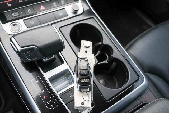 Used 2021 Audi Q8 Premium w/ Convenience Package AWD/4WD image 22