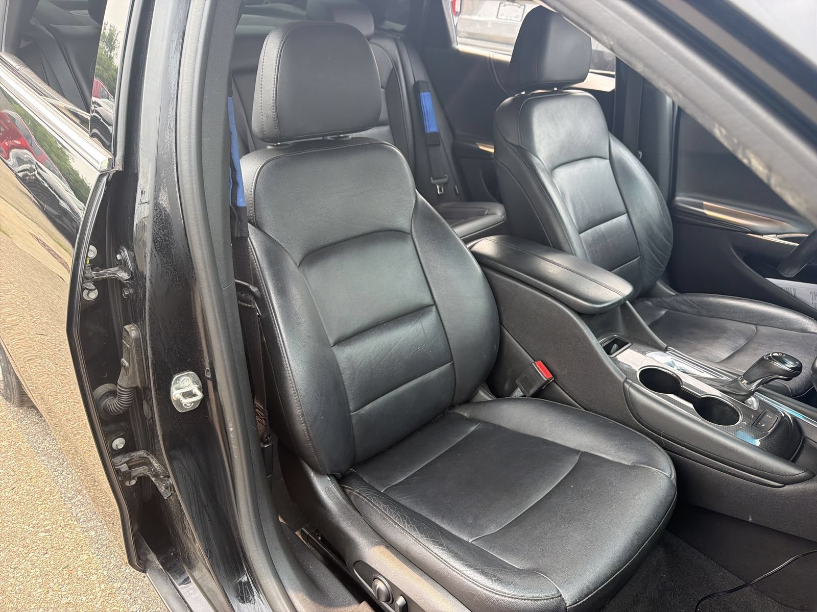Used 2018 Chevrolet Malibu LT w/ Leather Package FWD image 22