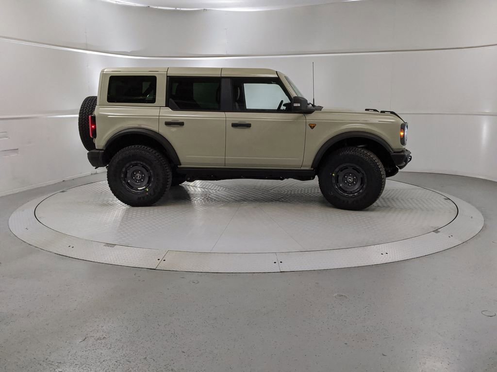 New 2025 Ford Bronco Badlands image 2