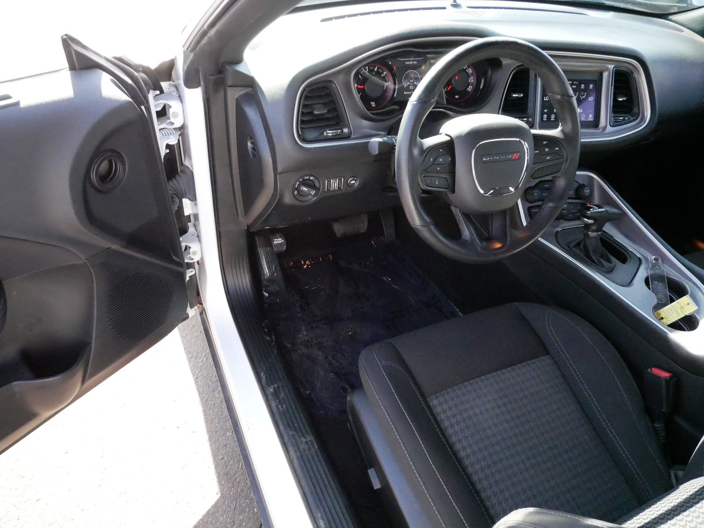Used 2022 Dodge Challenger SXT w/ Blacktop Package image 9