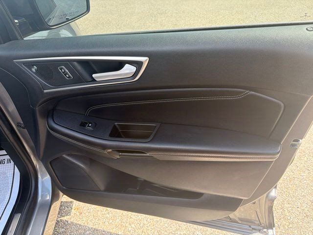 Used 2022 Ford Edge Titanium AWD/4WD image 21