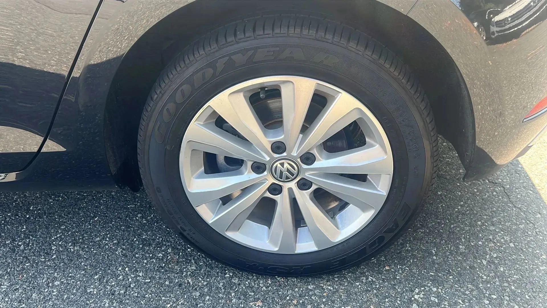 Used 2020 Volkswagen Golf 4-Door image 11