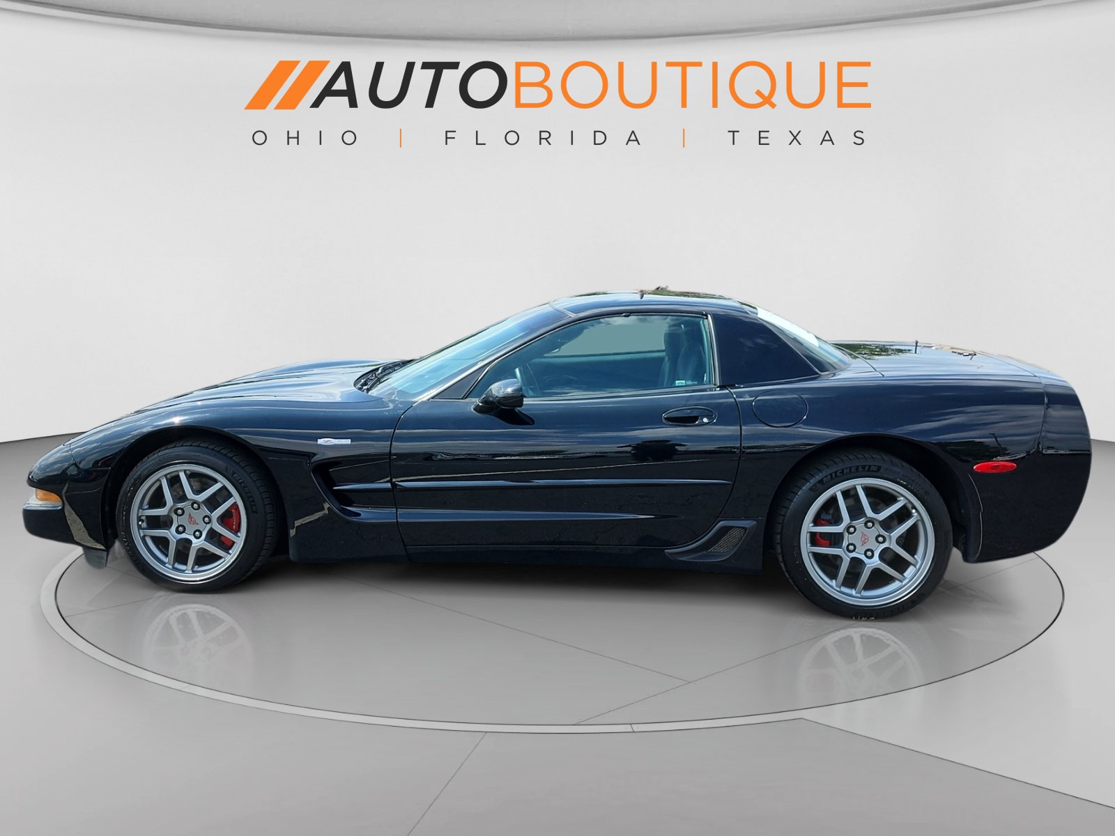 Used 2004 Chevrolet Corvette Z06 w/ Memory Package RWD image 2