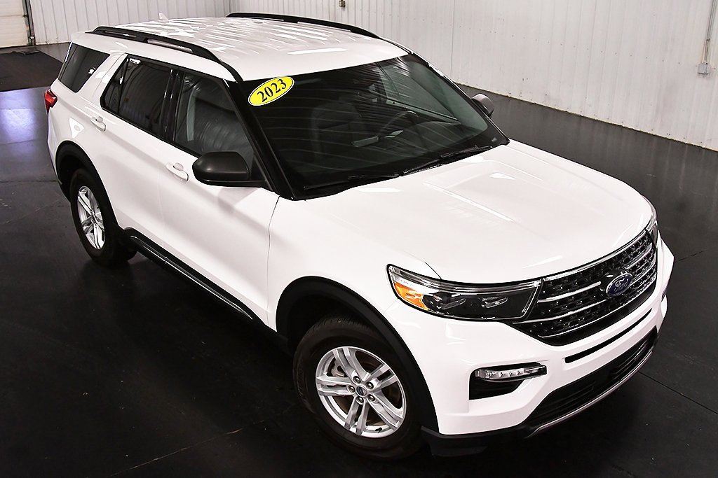 Used 2023 Ford Explorer XLT w/ Equipment Group 202A image 13