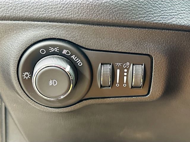 Used 2019 Jeep Compass Trailhawk w/ Leather Interior Group AWD/4WD image 12