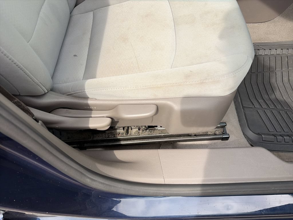 Used 2021 Chevrolet Malibu LT FWD image 32