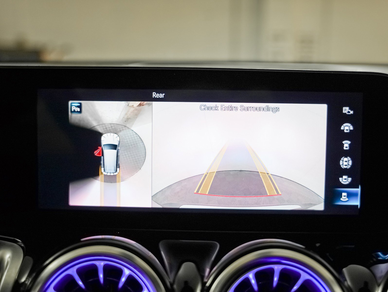 Certified 2022 Mercedes-Benz GLB 250 w/ Premium Package Lite image 22