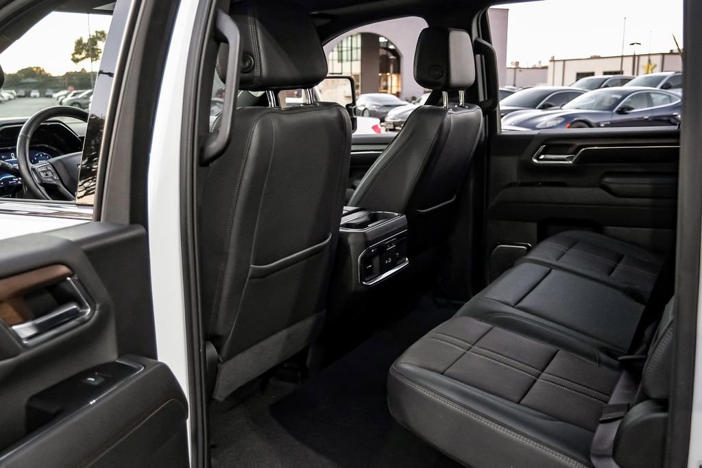 Used 2024 Chevrolet Silverado 3500 High Country w/ High Country Premium Package image 31