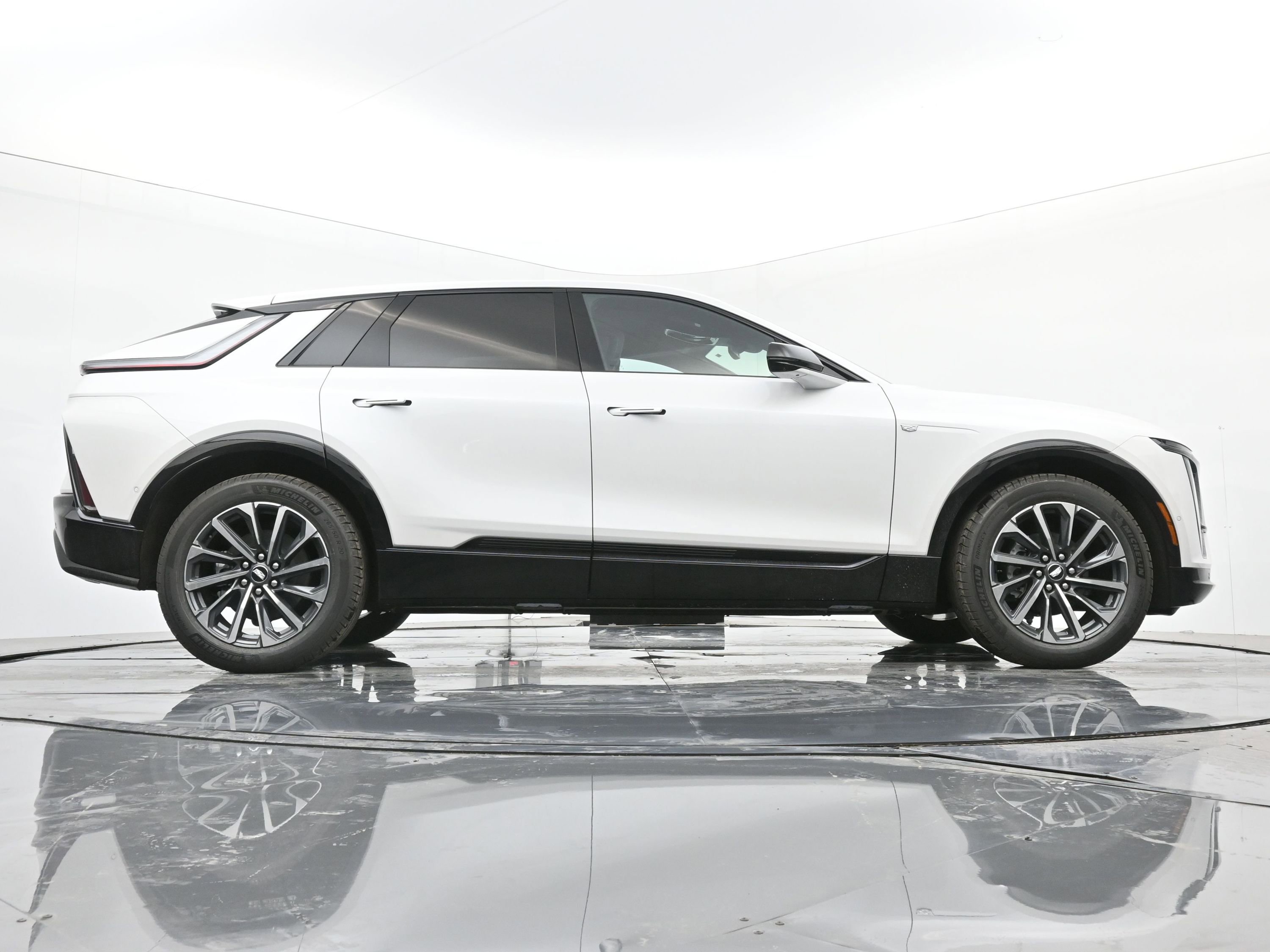 New 2025 Cadillac Lyriq Sport image 20