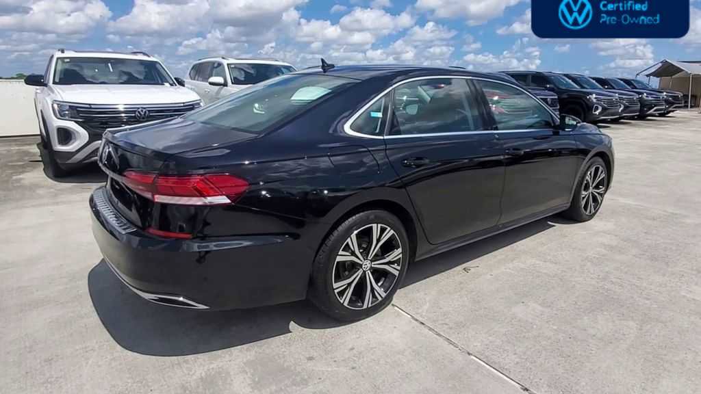 Used 2022 Volkswagen Passat 2.0T SE FWD image 8