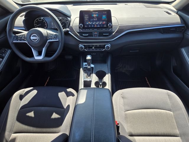 Used 2025 Nissan Altima 2.5 SV FWD image 19