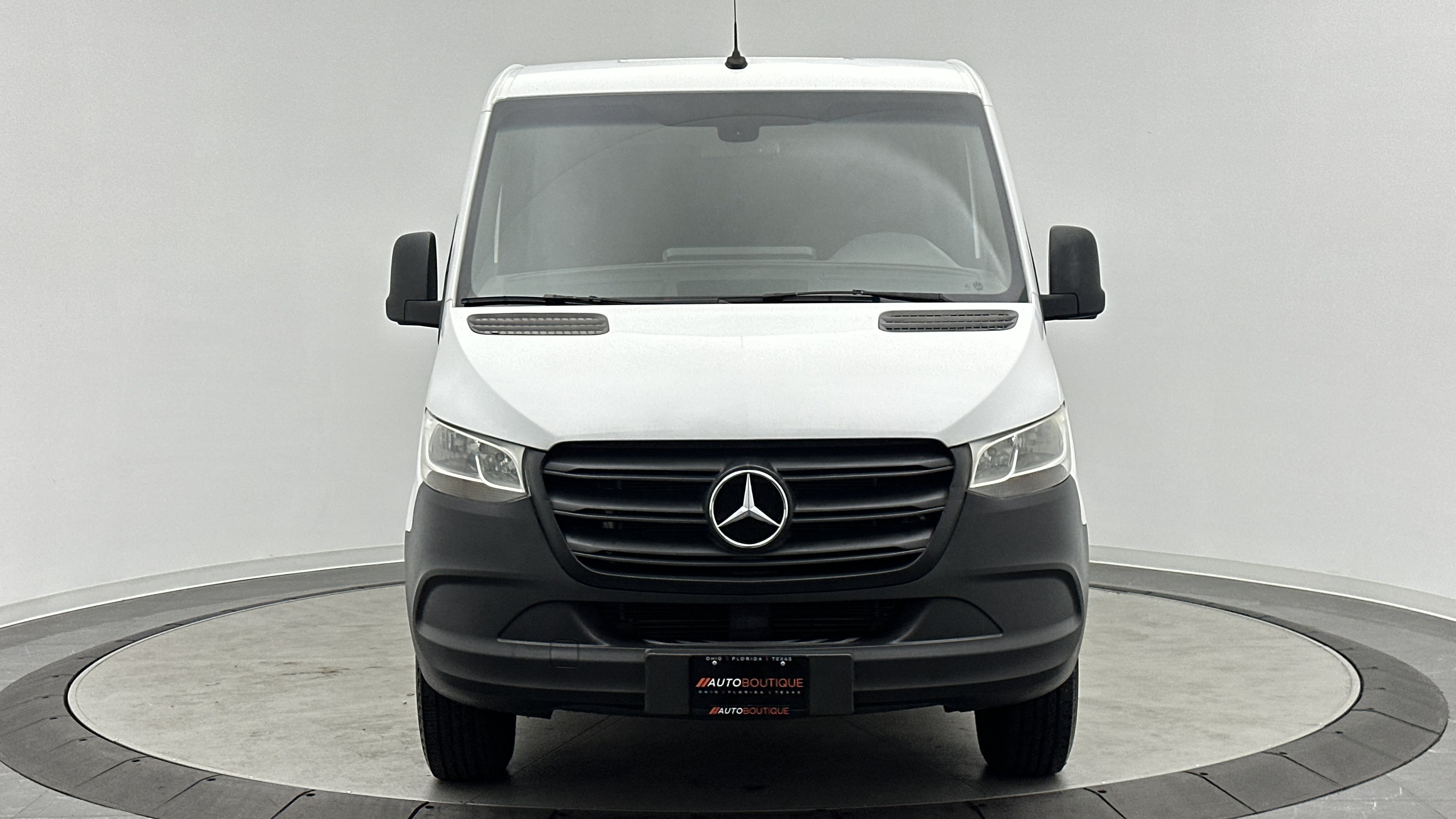 Used 2019 Mercedes-Benz Sprinter 144 Cargo image 2