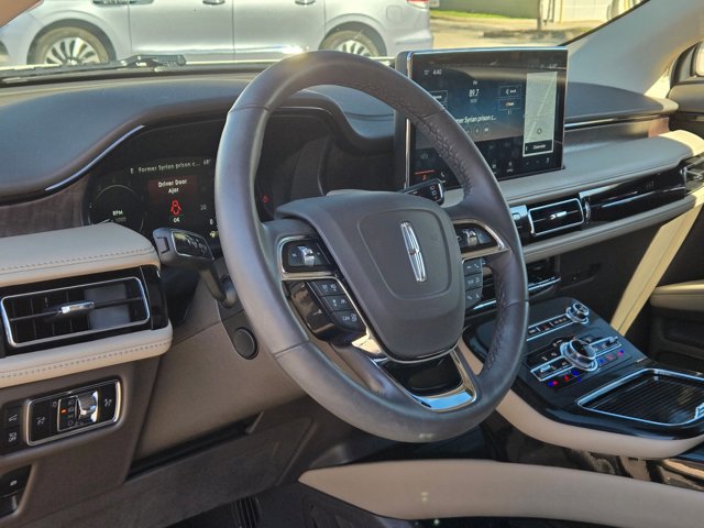 Used 2023 Lincoln Nautilus Reserve w/ Equipment Group 201A image 9