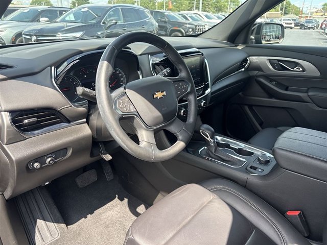 Certified 2023 Chevrolet Traverse LT w/ LPO, Floor Liner Package FWD image 10