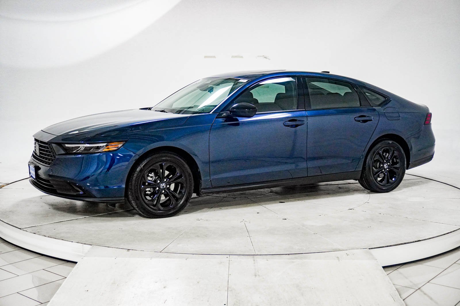 Certified 2025 Honda Accord SE image 4