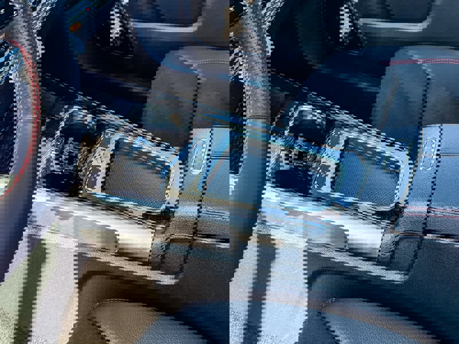 Used 2024 Mercedes-Benz EQB 350 4MATIC SUV image 21