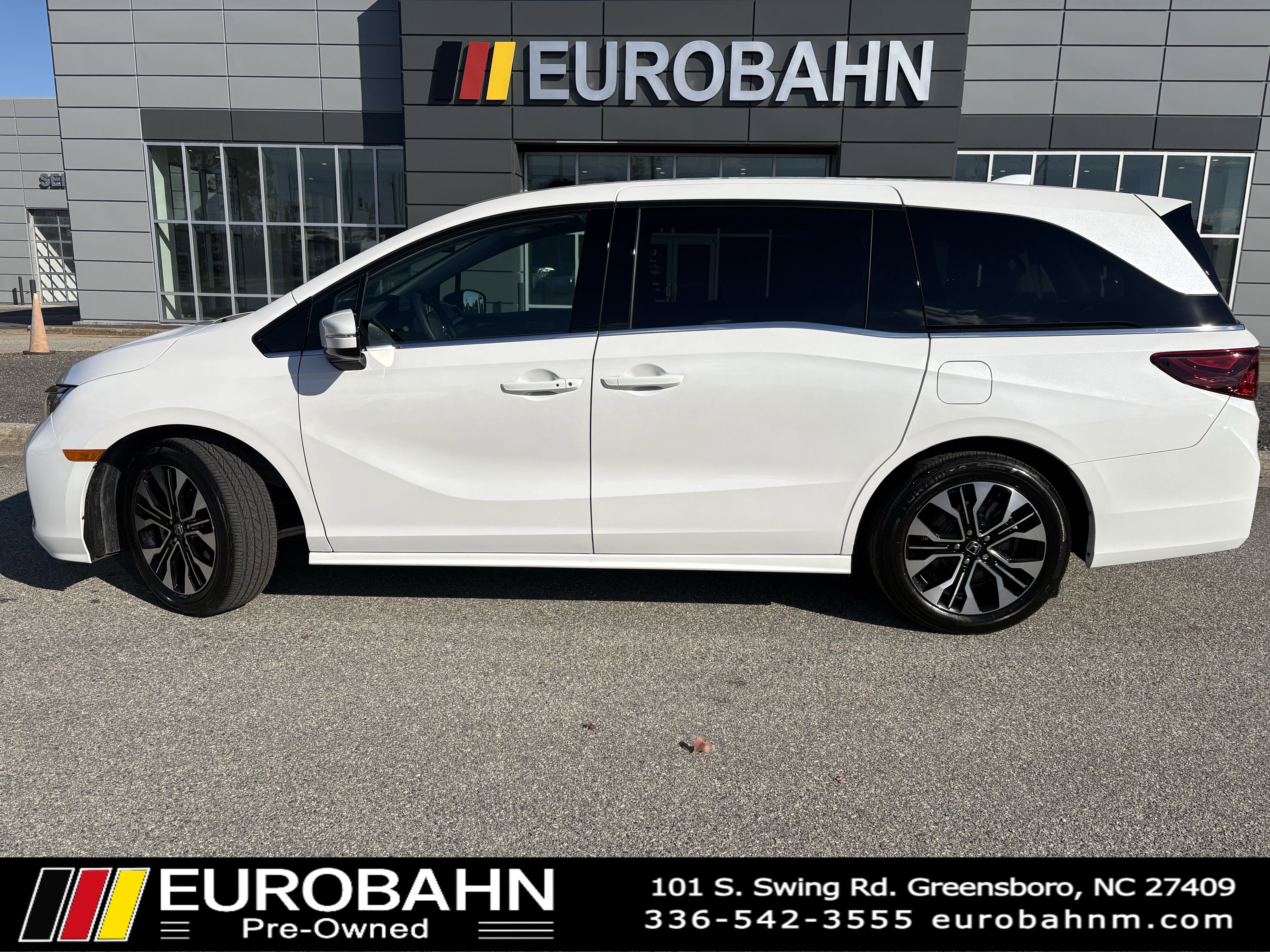 Used 2025 Honda Odyssey Elite image 2