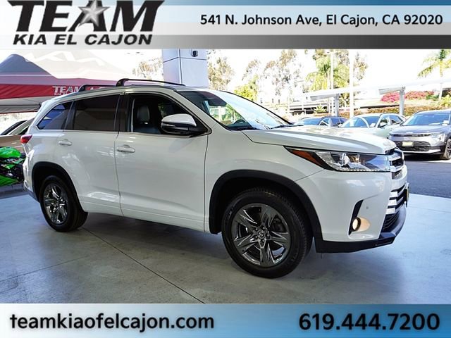 Used 2017 Toyota Highlander Limited Platinum image 9
