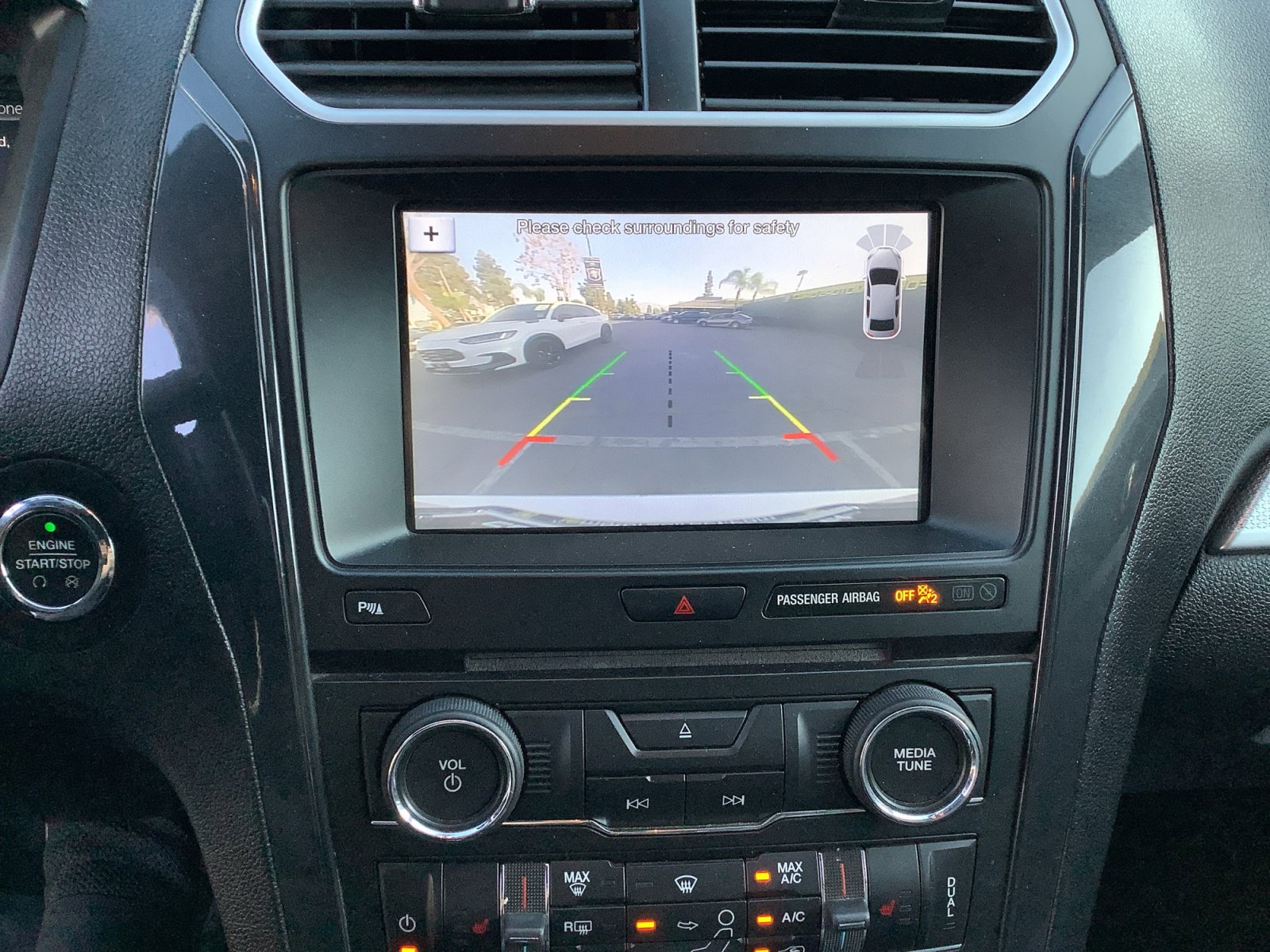 Used 2017 Ford Explorer XLT w/ Equipment Group 202A FWD image 19