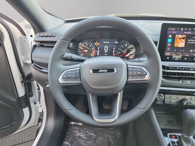 New 2026 Jeep Compass Altitude image 32