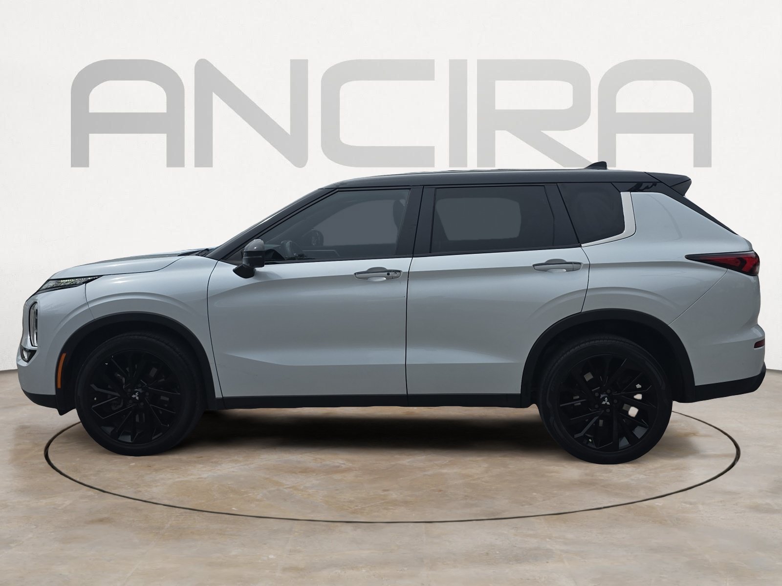 Used 2023 Mitsubishi Outlander SE Black Edition FWD image 7