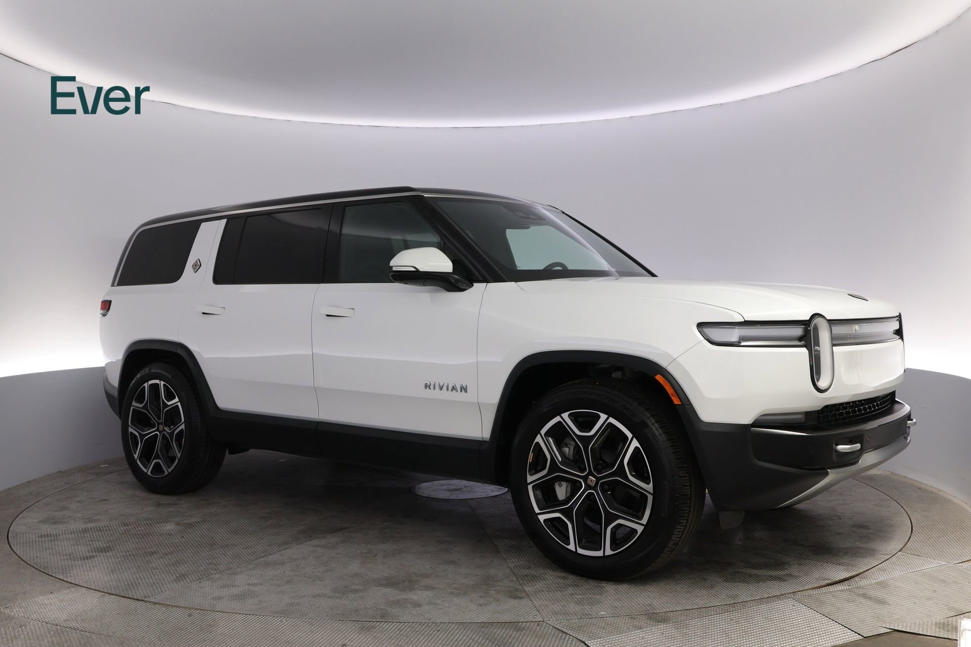 Used 2025 Rivian R1S Adventure AWD/4WD image 14
