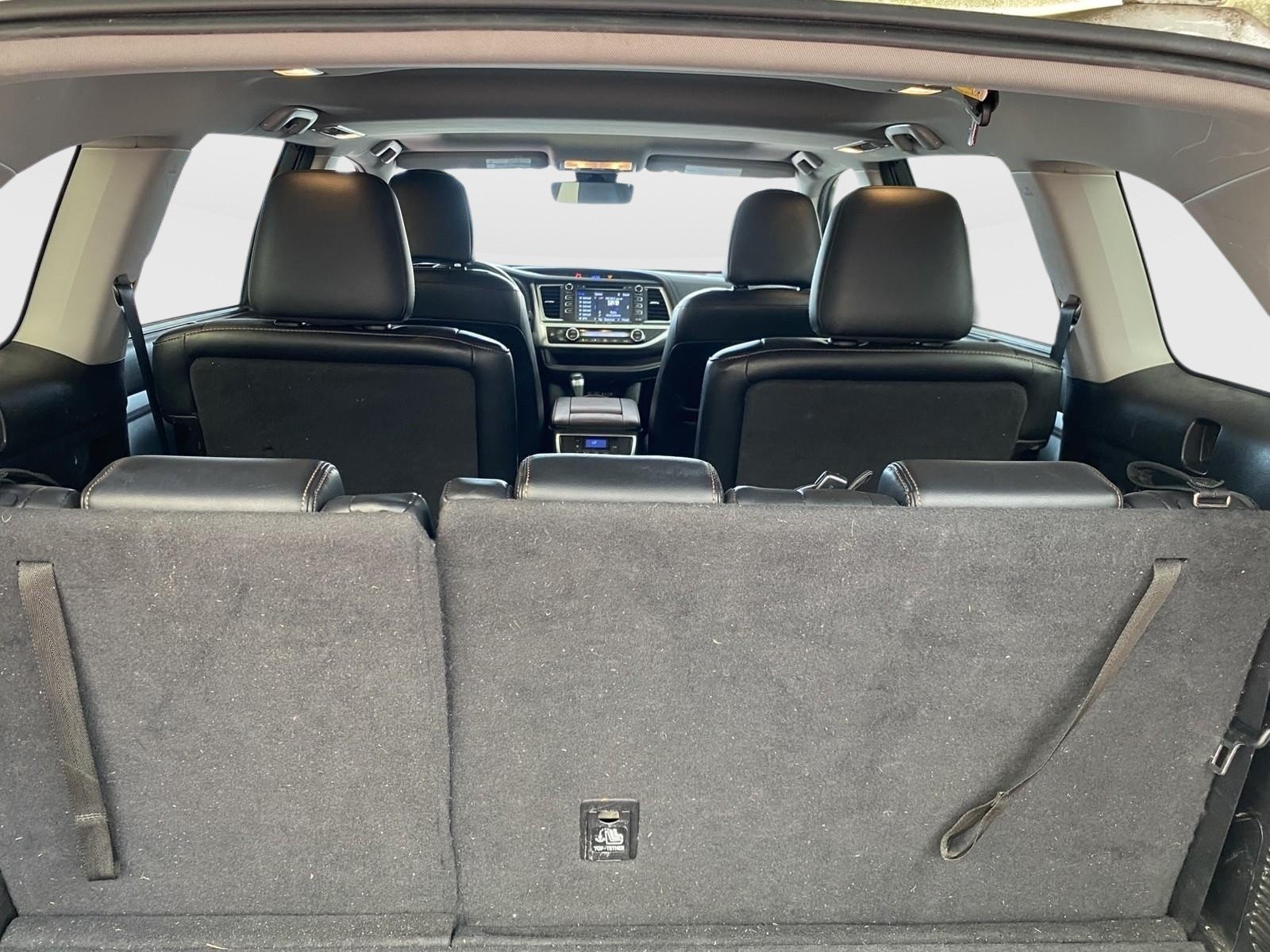 Used 2017 Toyota Highlander XLE AWD/4WD image 16