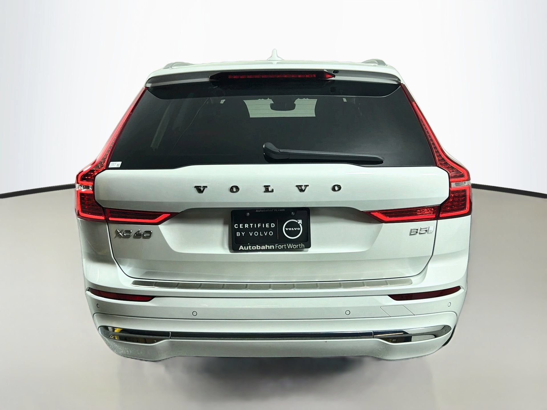 Certified 2023 Volvo XC60 B5 Plus w/ Protection Package Premier FWD image 7