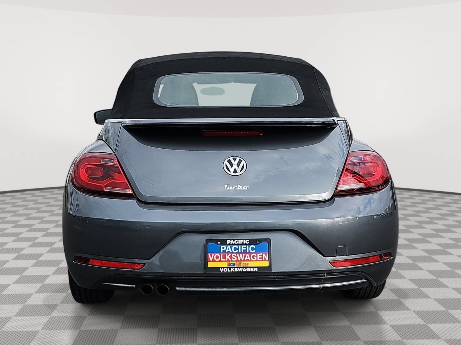 Used 2018 Volkswagen Beetle 2.0T S FWD image 6