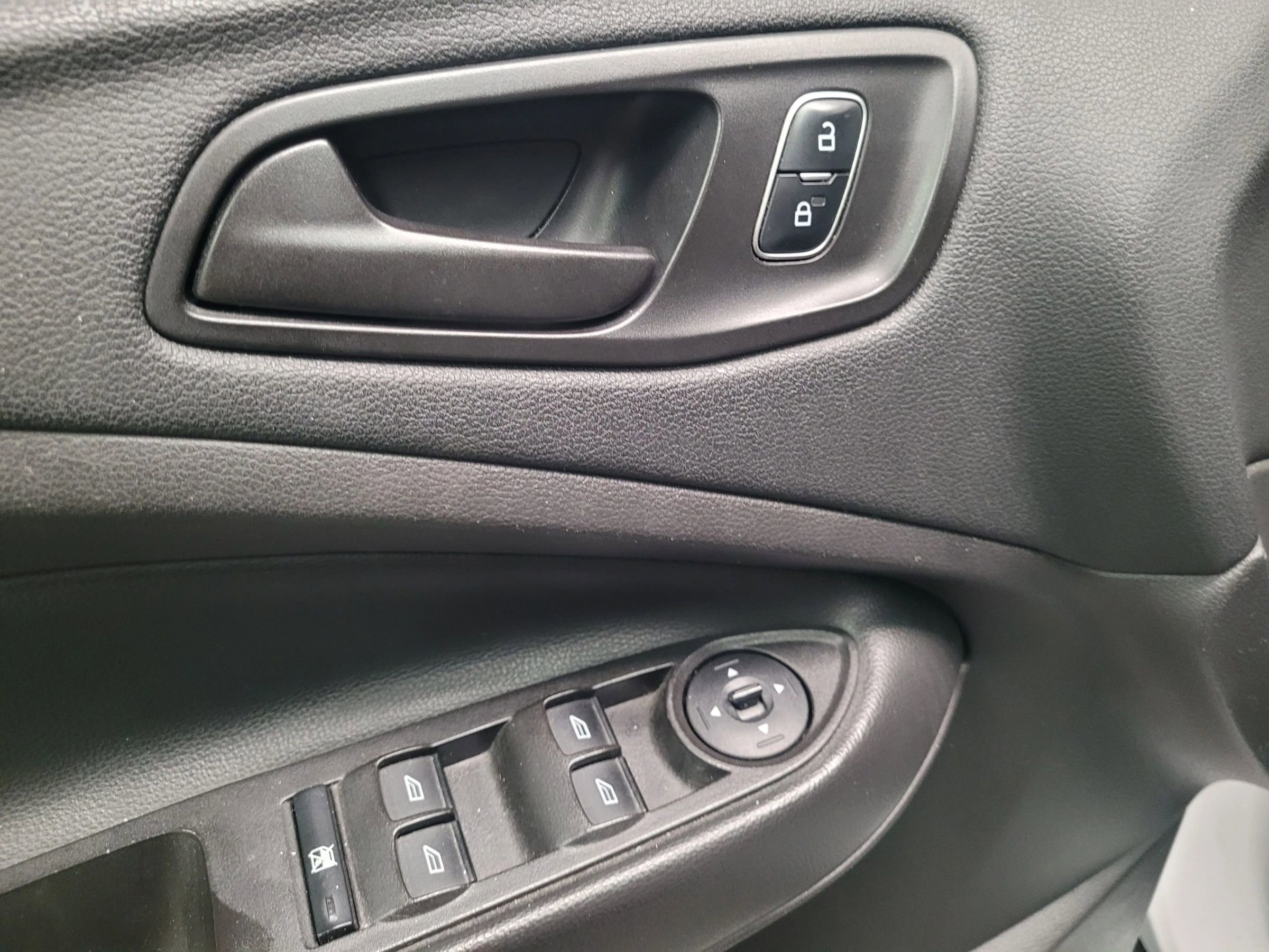 Used 2017 Ford Escape S FWD image 23
